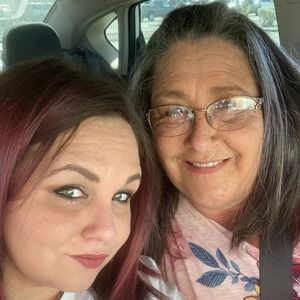 Meet your Posher, Lorrie